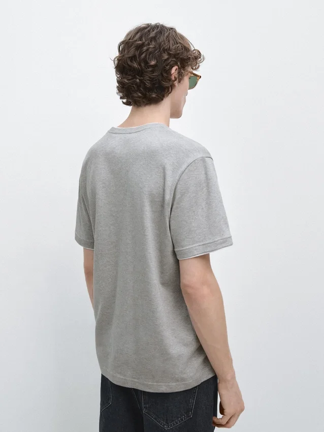 100% katoen T-shirt met contrasterende details 100% katoen T-shirt met contrasterende details