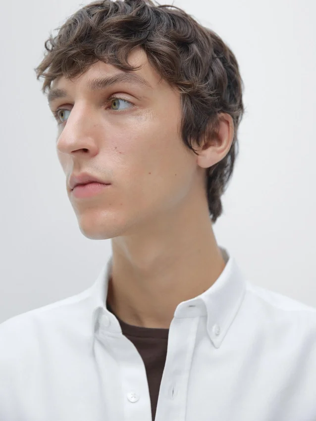 100% katoenen Oxford-overhemd met normale pasvorm 100% katoenen Oxford-overhemd met normale pasvorm