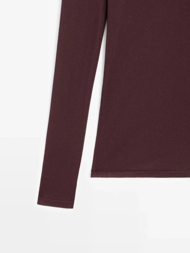 100% katoenen, semi-transparant T-shirt met kraagdetail 100% katoenen, semi-transparant T-shirt met kraagdetail