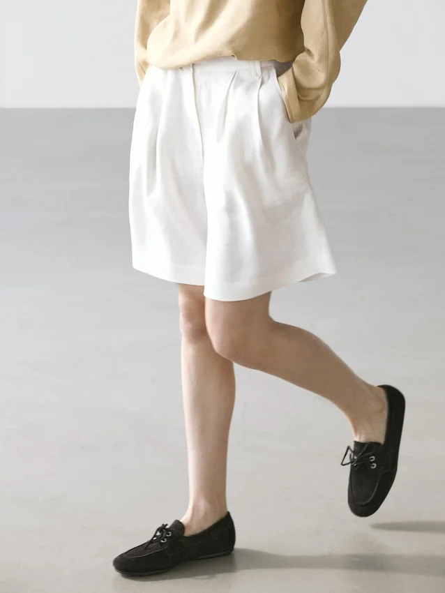 100% linnen bermuda met korte plooien 100% linnen bermuda met korte plooien