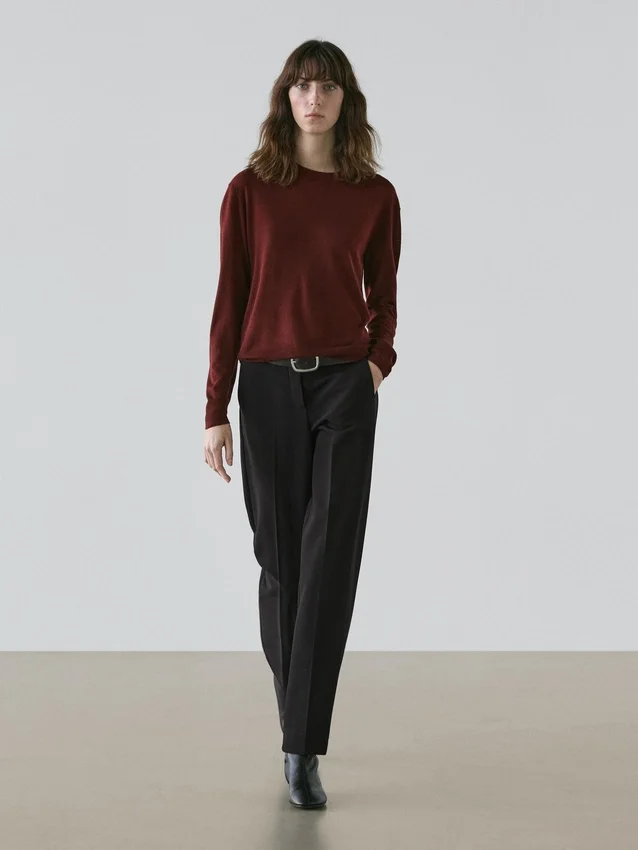 100% wollen fijn gebreide trui met ronde hals 100% wollen fijn gebreide trui met ronde hals