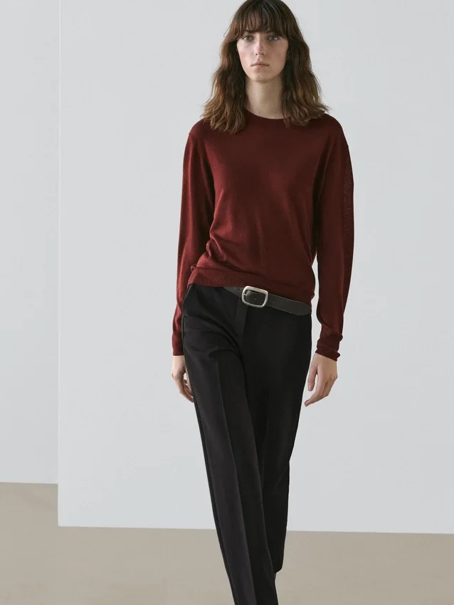 100% wollen fijn gebreide trui met ronde hals 100% wollen fijn gebreide trui met ronde hals