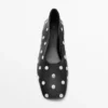 Ballerina’s met studs en vierkante neus Ballerina’s met studs en vierkante neus