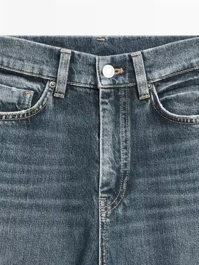 Boot-cut jeans met hoge taille Boot-cut jeans met hoge taille