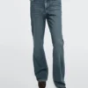 Boot-cut jeans met hoge taille Boot-cut jeans met hoge taille