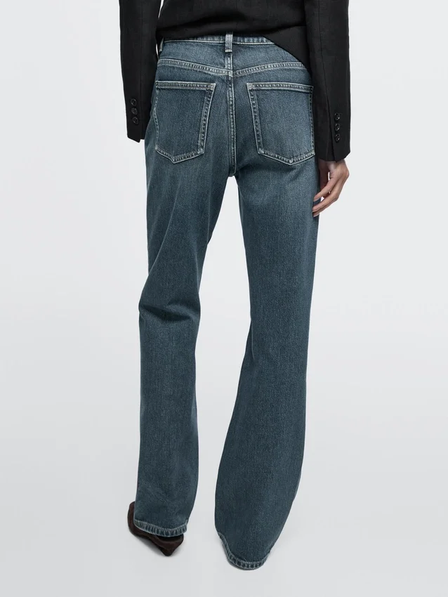 Boot-cut jeans met hoge taille Boot-cut jeans met hoge taille