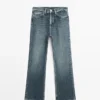 Boot-cut jeans met hoge taille Boot-cut jeans met hoge taille