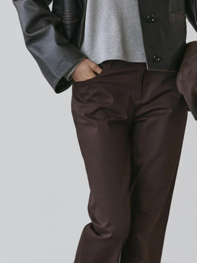 Broek met bootcut Broek met bootcut