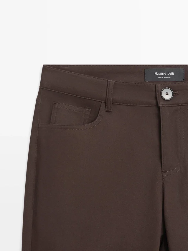 Broek met bootcut Broek met bootcut