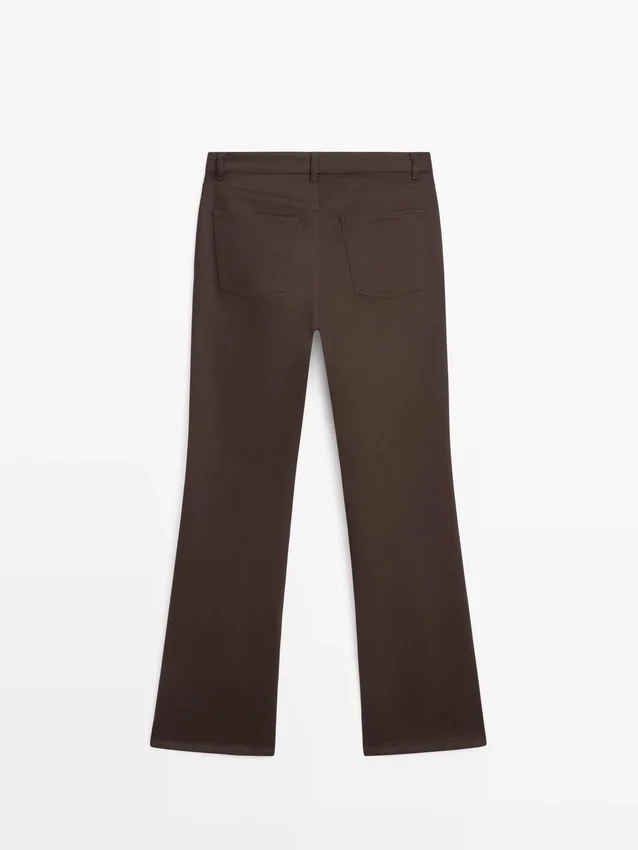 Broek met bootcut Broek met bootcut