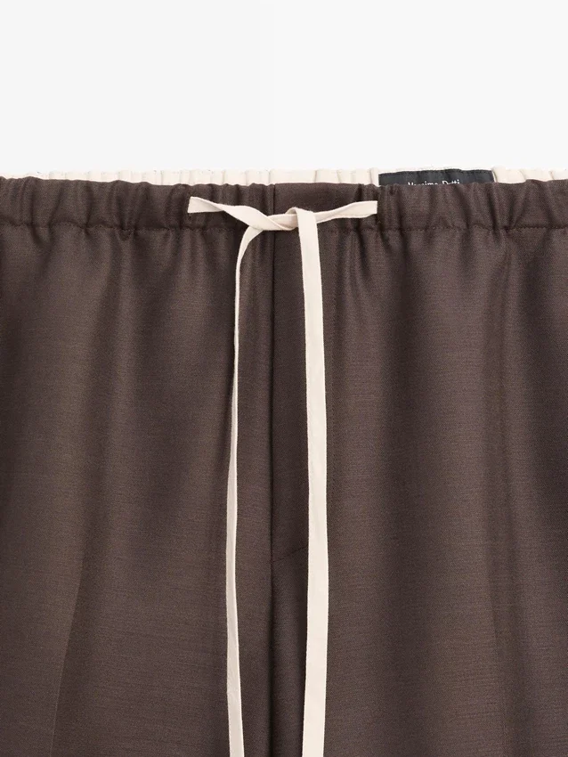 Broek van wolmix met contrasterend trekkoord Broek van wolmix met contrasterend trekkoord