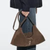 Bucketbag van gespleten suède