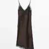 Camisole-jurk met kanten details Camisole-jurk met kanten details