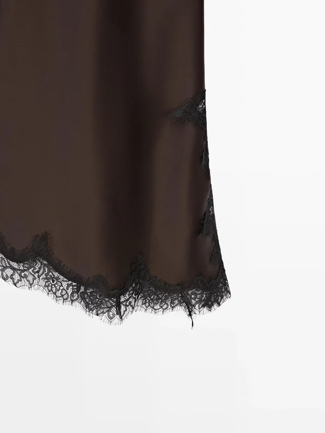 Camisole-jurk met kanten details Camisole-jurk met kanten details