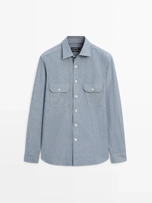 Denim overhemd met normale pasvorm en zakdetails Denim overhemd met normale pasvorm en zakdetails