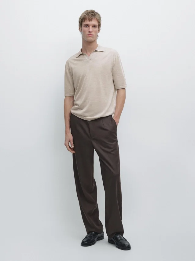 Gebreid overhemd met V-hals Gebreid overhemd met V-hals