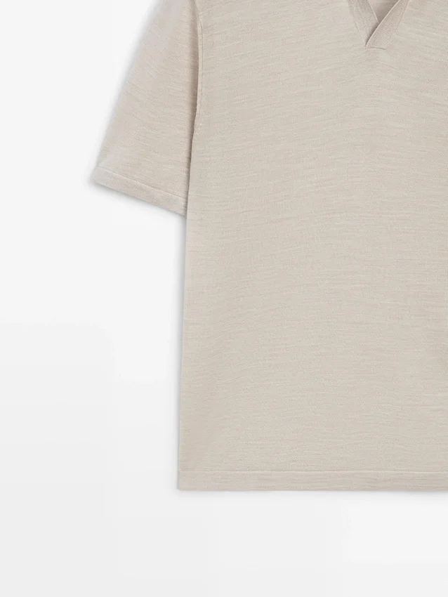 Gebreid overhemd met V-hals Gebreid overhemd met V-hals