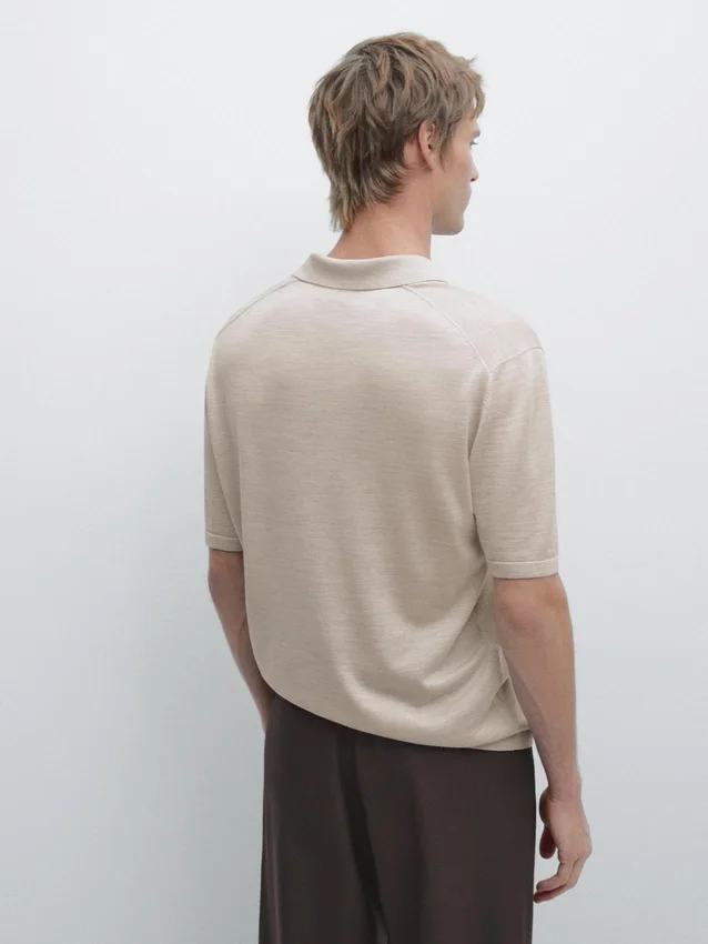 Gebreid overhemd met V-hals Gebreid overhemd met V-hals