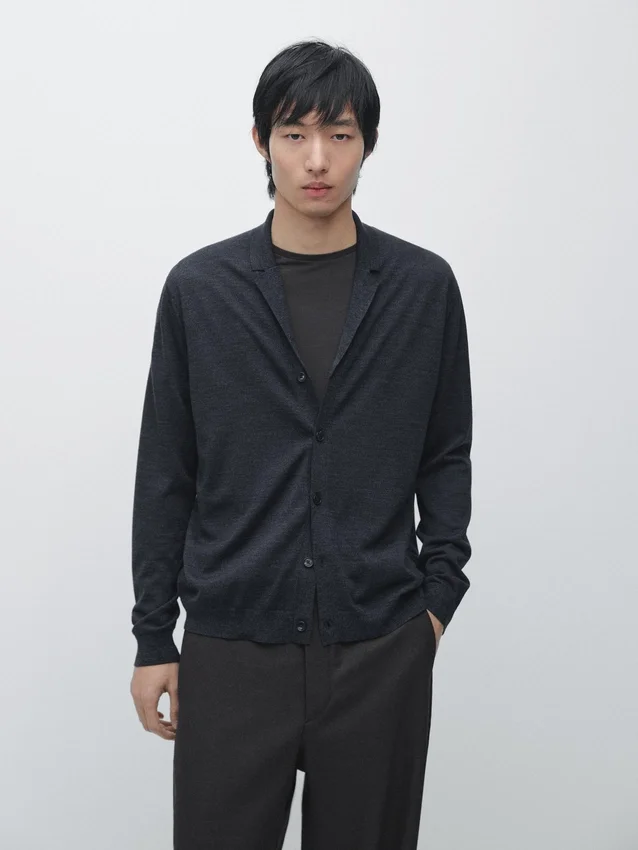 Gebreid vesttrui van wolmix met reverskraag Gebreid vesttrui van wolmix met reverskraag