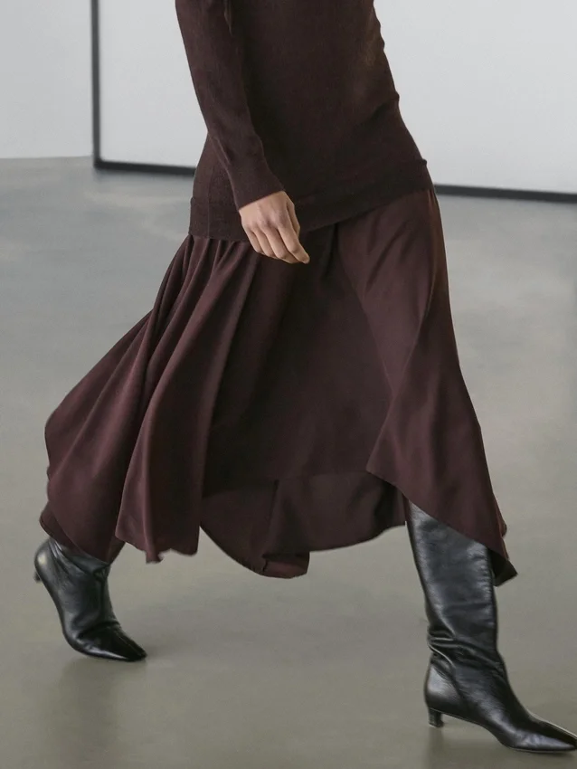 Gebreide jurk van wolmix met contrasterende details Gebreide jurk van wolmix met contrasterende details