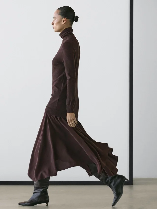 Gebreide jurk van wolmix met contrasterende details Gebreide jurk van wolmix met contrasterende details