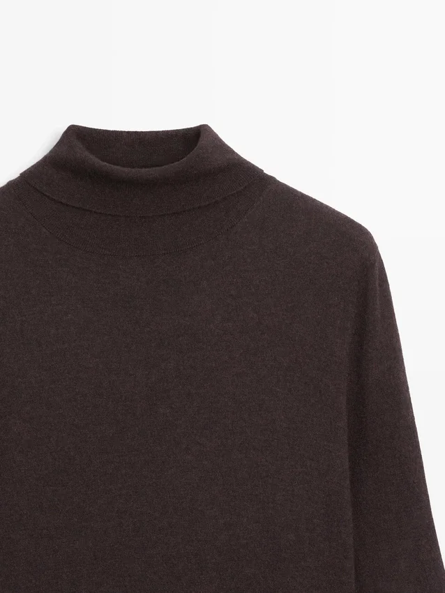 Gebreide jurk van wolmix met contrasterende details Gebreide jurk van wolmix met contrasterende details