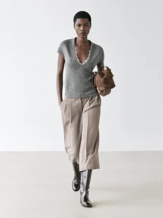 Gebreide trui met korte mouwen en kant