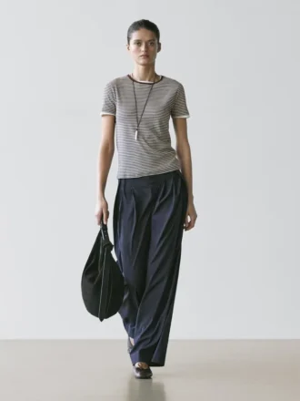 Gestreepte dubbellaagse T-shirt met korte mouwen