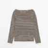 Gestreepte gebreide trui met lange mouwen