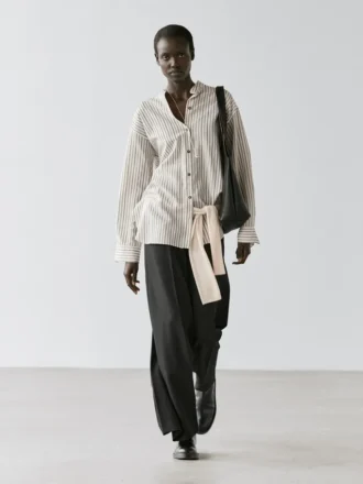 Gestreepte, soepel vallende overhemd met opstaande kraag