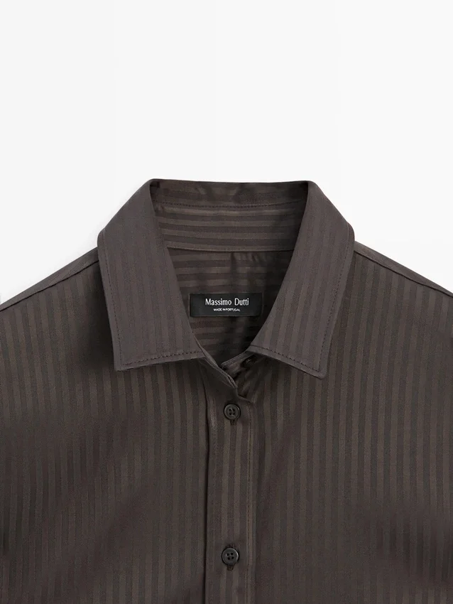 Gestreepte soepelvallende overhemd Gestreepte soepelvallende overhemd