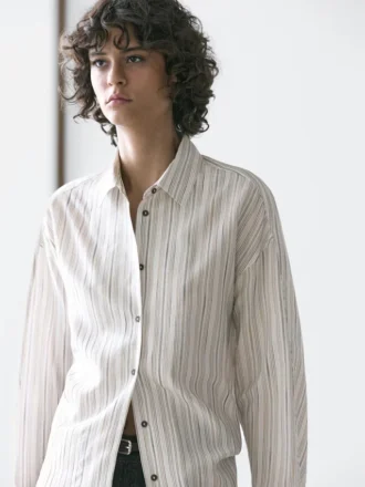 Gestreepte soepelvallende overhemd