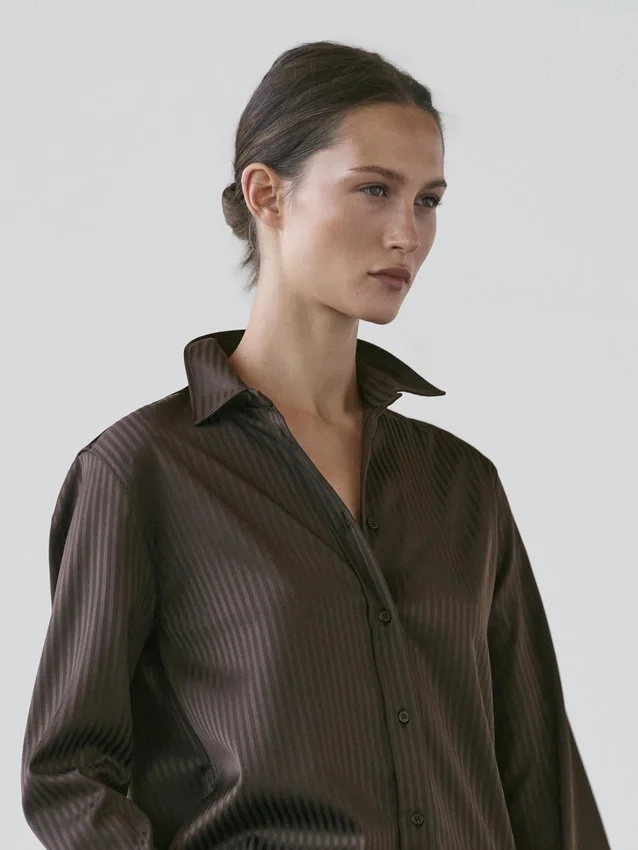 Gestreepte soepelvallende overhemd Gestreepte soepelvallende overhemd