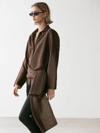 Gestrept overhemd met sjaaldetail