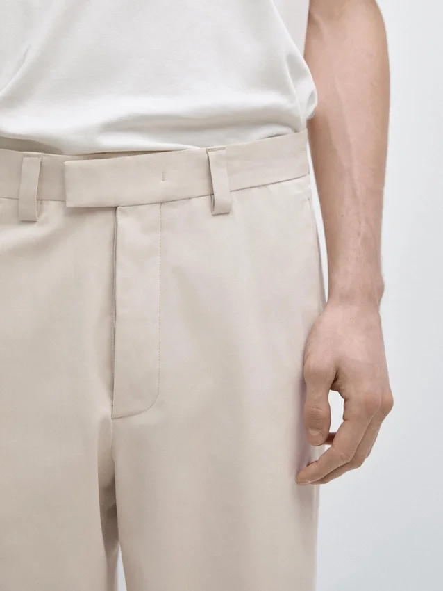 Getailleerde broek met rechte pijpen Getailleerde broek met rechte pijpen