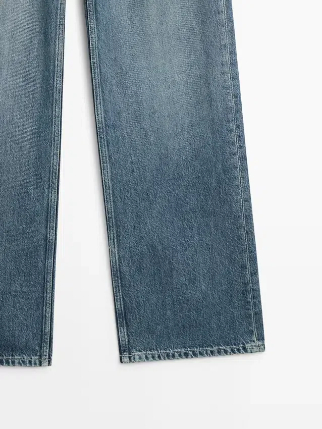 Jeans met hoge taille en wijde pijpen Jeans met hoge taille en wijde pijpen