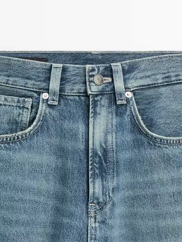 Jeans met hoge taille en wijde pijpen Jeans met hoge taille en wijde pijpen