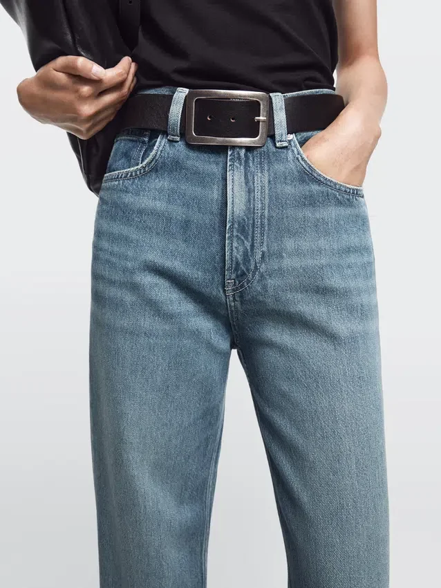 Jeans met hoge taille en wijde pijpen Jeans met hoge taille en wijde pijpen