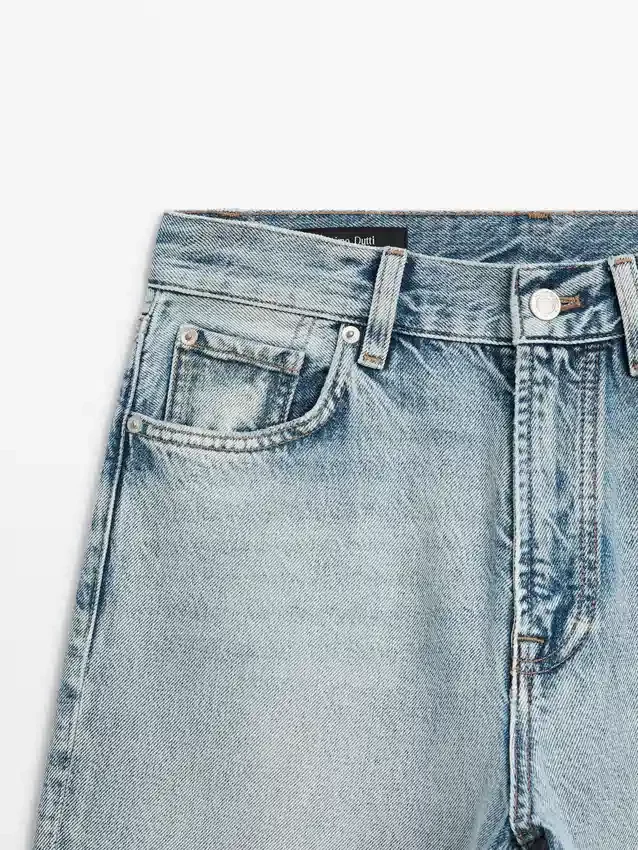 Jeans met rechte pijpen en hoge taille Jeans met rechte pijpen en hoge taille