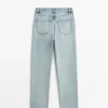 Jeans met rechte pijpen en hoge taille Jeans met rechte pijpen en hoge taille