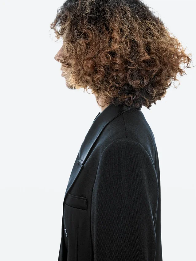 Jurk in blazerstijl met satijnen details Jurk in blazerstijl met satijnen details