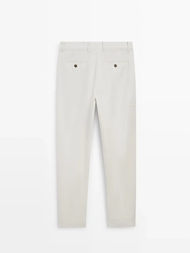 Katoenen en linnen broeken met taps toelopende pasvorm Katoenen en linnen broeken met taps toelopende pasvorm