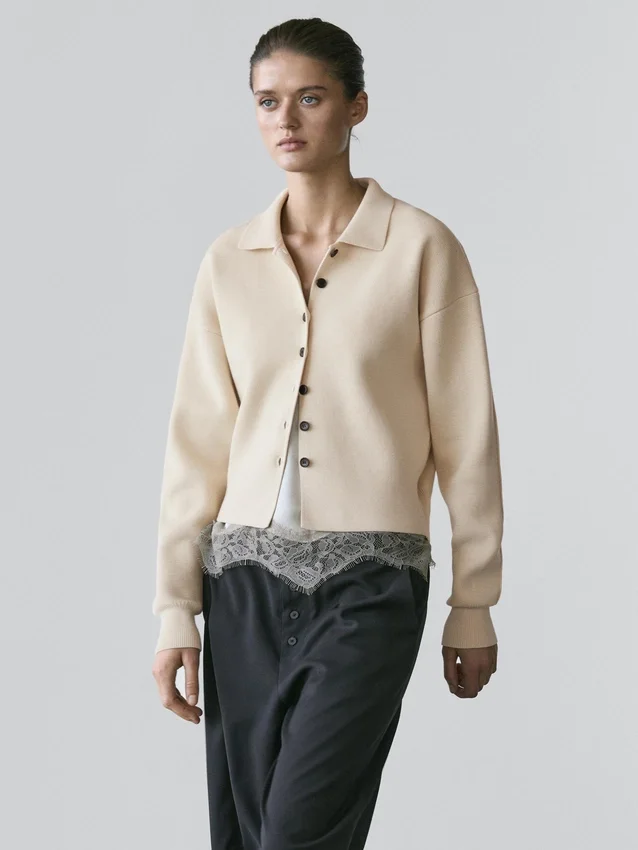 Katoenen gebreid vest met polokraag Katoenen gebreid vest met polokraag