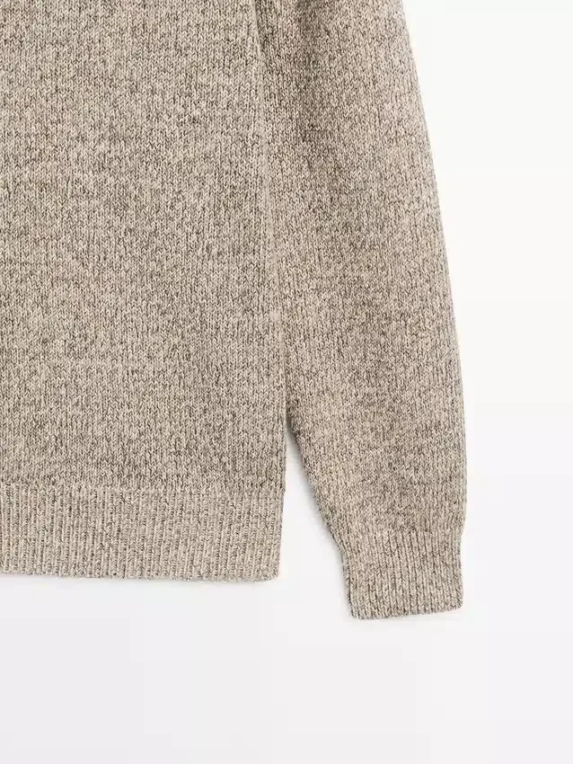 Katoenen gebreide Vesttrui met knopen Katoenen gebreide Vesttrui met knopen