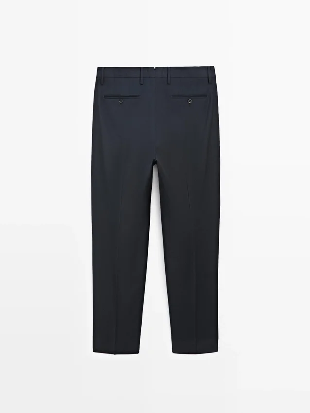 Kostuums van koele wol Kostuums van koele wol