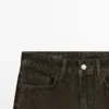 Laag uitgesneden straight-leg jeans met flockafwerking
