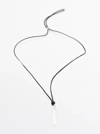 Leren koordketting met pendelhanger