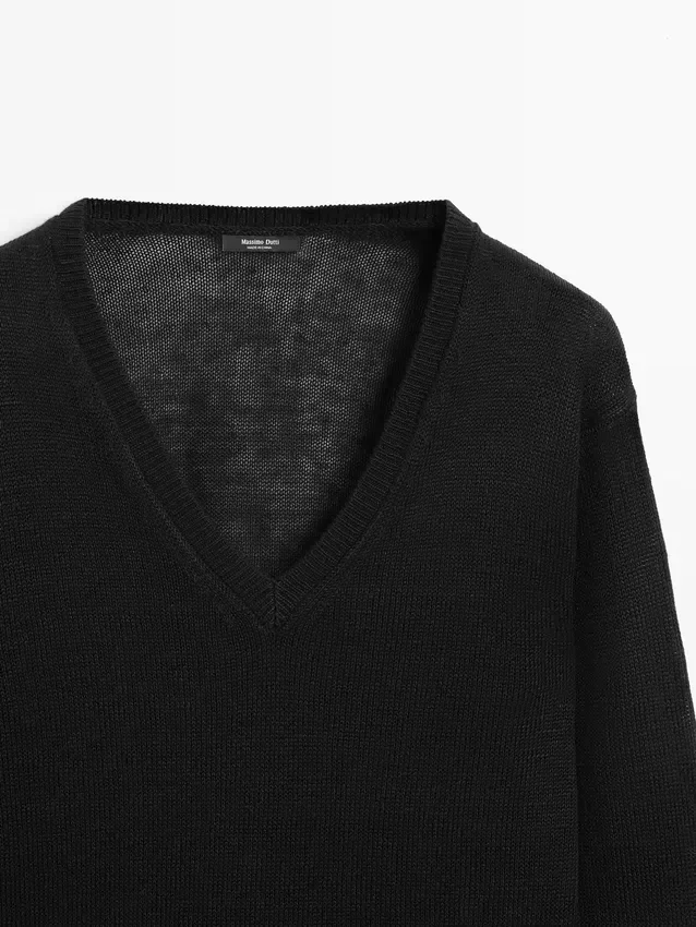 Linnen gebreide trui met V-hals Linnen gebreide trui met V-hals