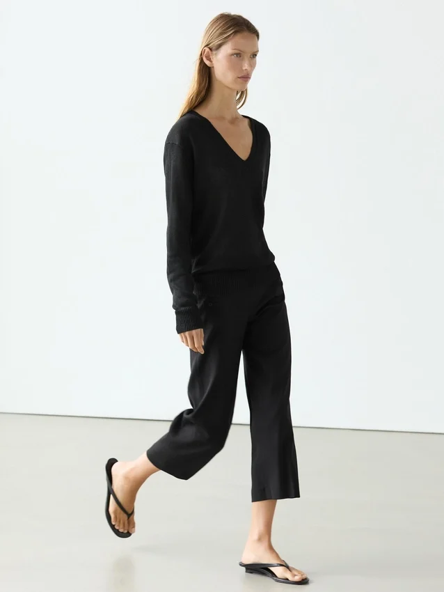 Linnen gebreide trui met V-hals Linnen gebreide trui met V-hals