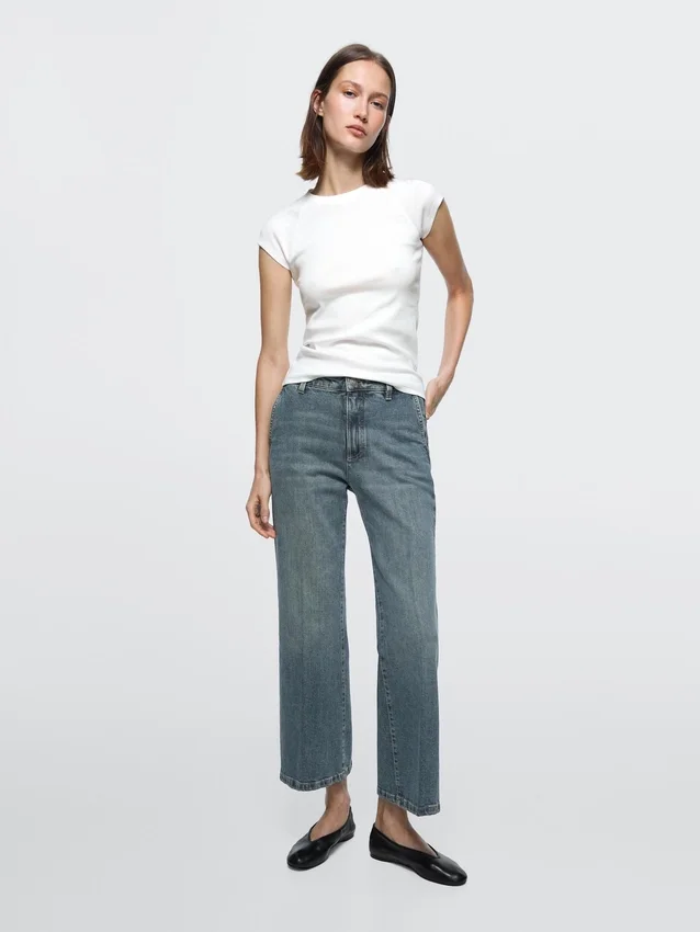 Mid-rise bell bottom jeans Mid-rise bell bottom jeans